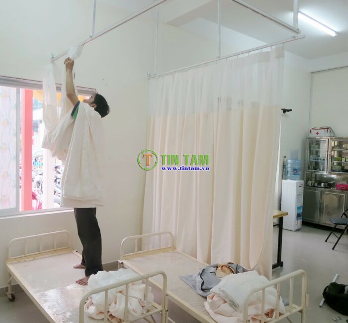 màn y tế vách ngăn bệnh viện